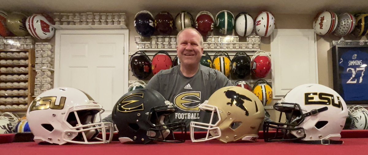 Helmet of the day# 128 D2uesday gives us my Alma Mater @esuhornetsfb @ESUSports ! Shout out to my guys @CoachGHiggins @CoachCash1 @CoachMcDown @CoachMLoPo @CoachHarelson The Hornets play @D2Football in the @TheMIAA in Emporia KS! Great looks and great dudes! #StingersUp 🐝 🐝