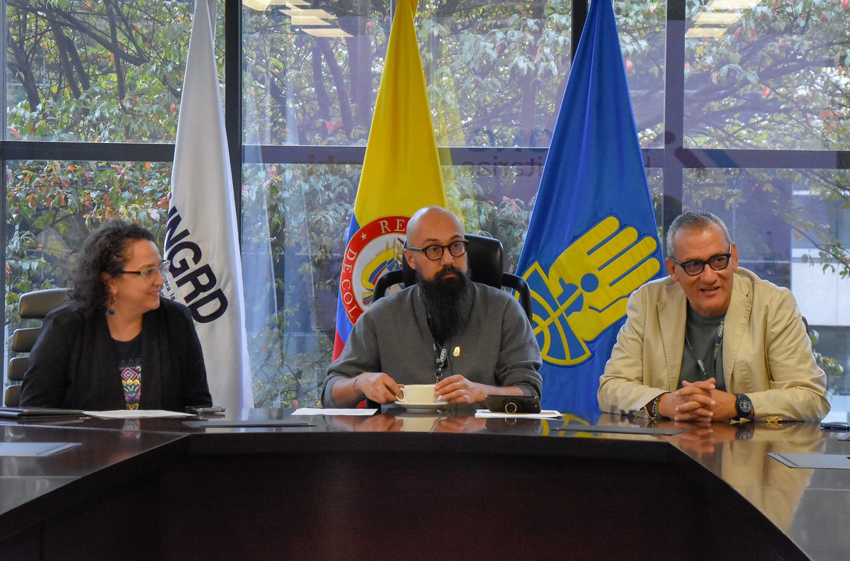 UNGRD's tweet photo. #AEstaHora I Como parte de los esfuerzos por mejorar la coordinación humanitaria y la preparación ante desafíos y emergencias, se lleva a cabo un intercambio de conocimientos entre la #UNGRD y @HumanitarianCol. https://t.co/4voIKqI8Kj