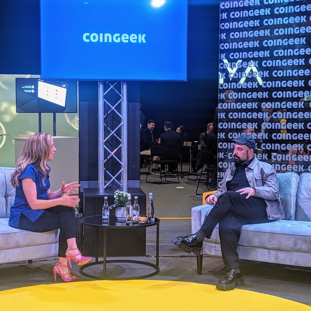 Here is @rebeccaLiggero discussing trust with Ray Sharma, founder of #ExtremeVenturePartners, as one of the challenges of #data, at <a href="/LDN_Blockchain/">London Blockchain Conference</a>. 
#LDNBlockchain24