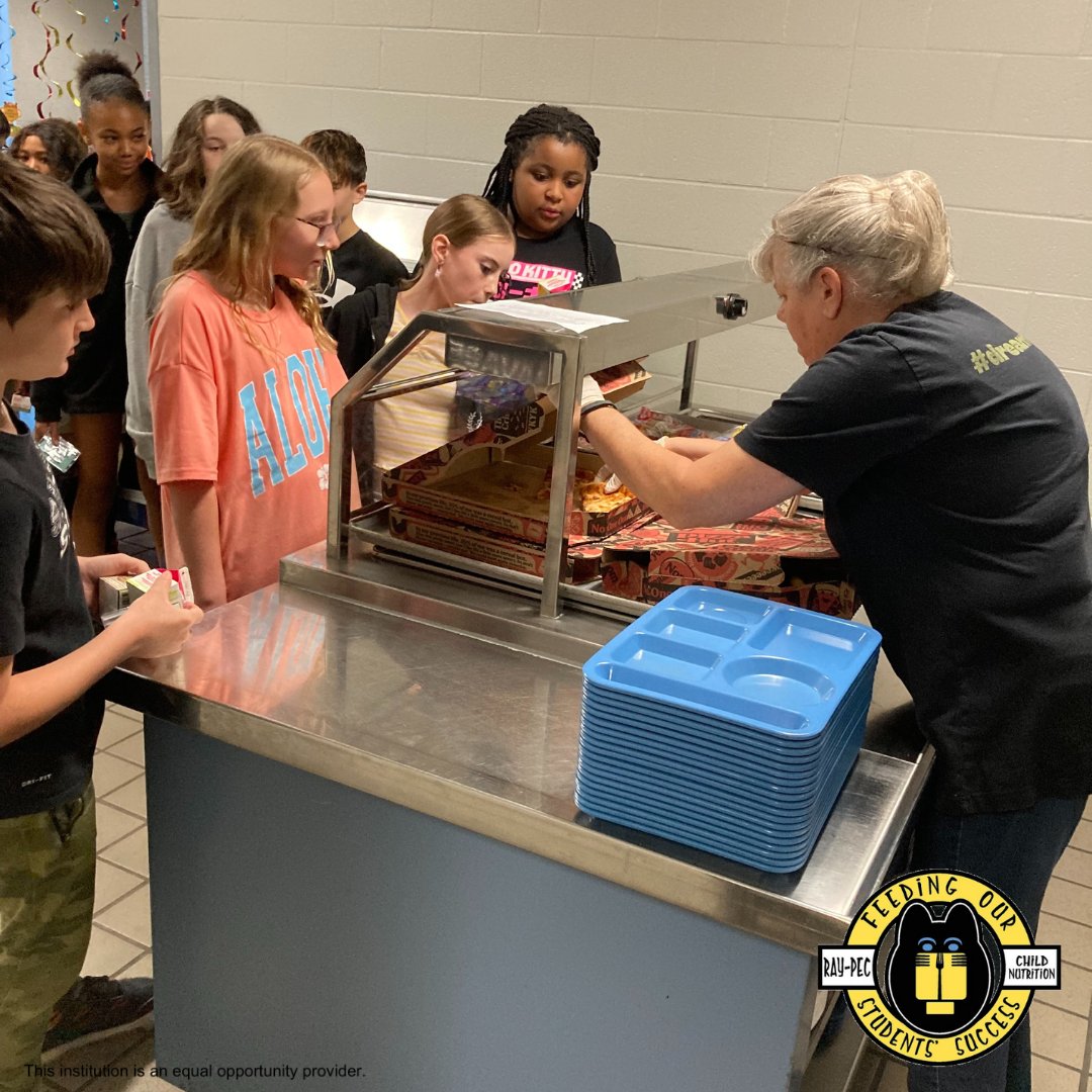 Our students at Timber Creek Elementary got a slice of the lunch action yesterday! 😋 Pizza is always a hit at all our schools! 🍕 @RayPec #RaymorePeculiarMO #RaymorePeculiarMissouri #RaymorePeculiar #MOschools #CassCounty