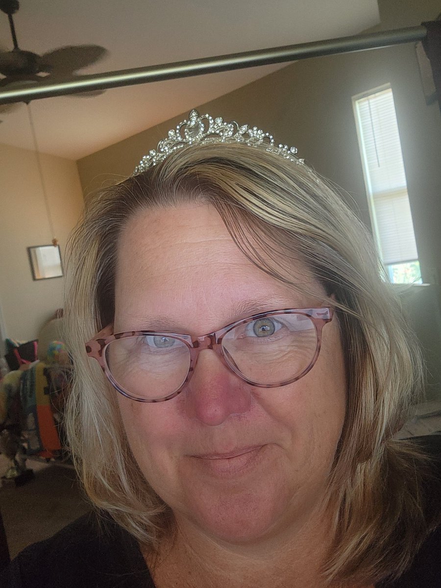 It's been too long since we've had a Tiara Tuesday!  Time for a comeback! Show Your Sparkle #tiaratuesday #comeback #ShowYourSparkle