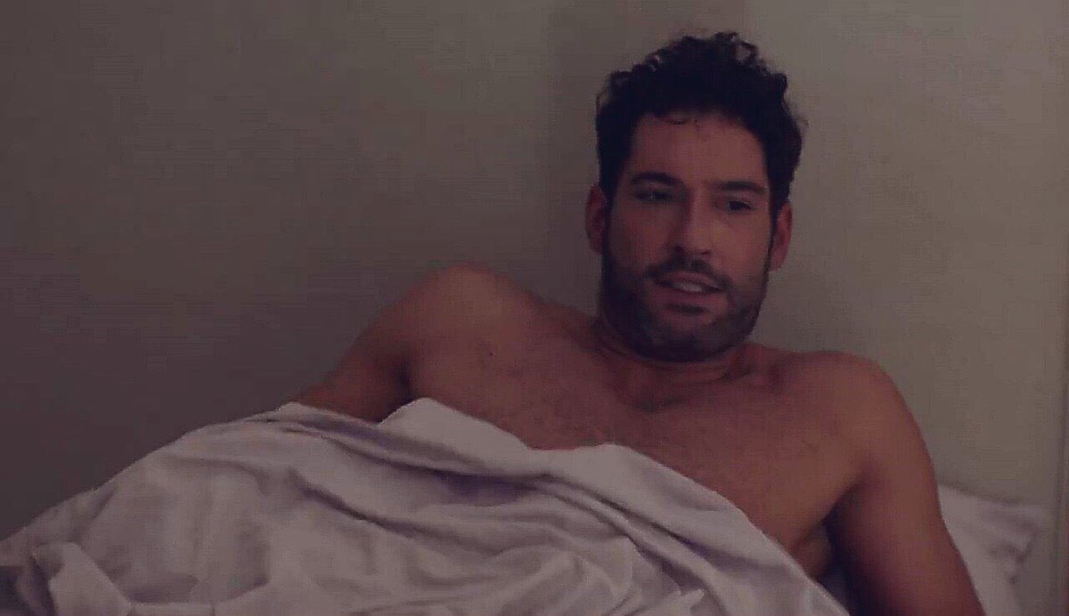 Jpfangirl69's tweet photo. The eyes just did the #devilstango look really suits him! Bed head is sexy sometimes right ! #tomellis #queenamerica https://t.co/DV0PFfIuyt
