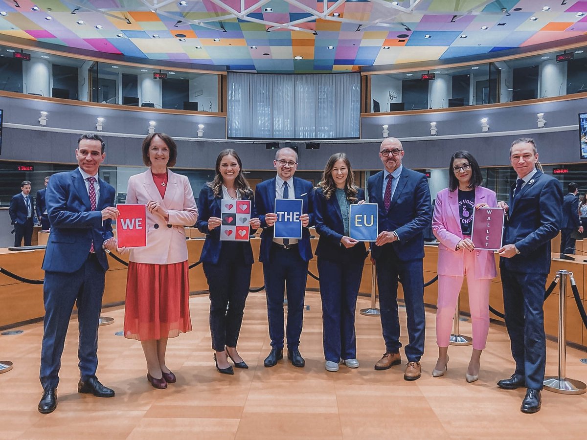 Dnes jsem se v Bruselu zúčastnil zasedání Rady pro telekomunikace, kde jsme projednávali klíčové otázky digitální agendy EU. Rada nejprve formálně schválila Akt o umělé inteligenci, což je zásadní krok v oblasti AI, který zajistí bezpečný rozvoj umělé inteligence v EU. Jedním z