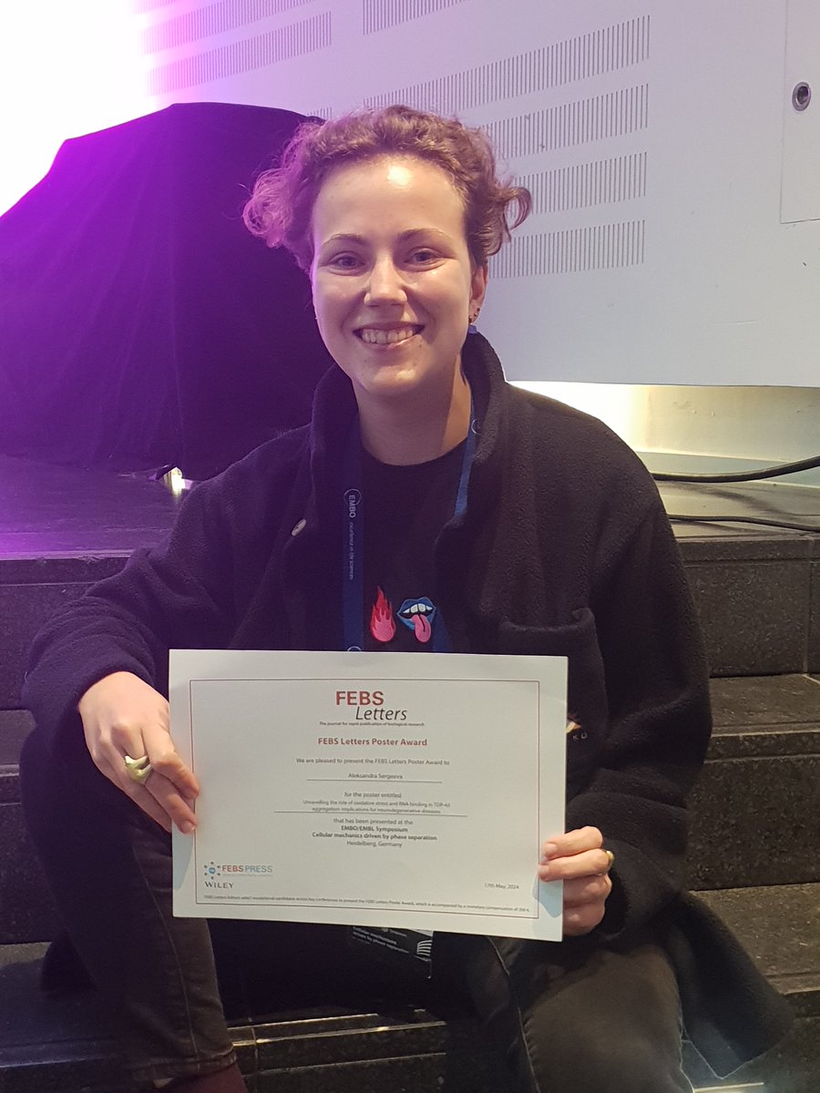 🏅🥳Congratulations to Aleksandra Sergeeva for winning the @FEBS_Letters #PosterPrize at the EMBO/EMBL Symposium 'Cellular Mechanics Driven by Phase Separation' #EESPhaseSeparation last week in Heidelberg! 👏👏👏

@HymanLab @mpicbg
@EMBLEvents @embl @EMBO