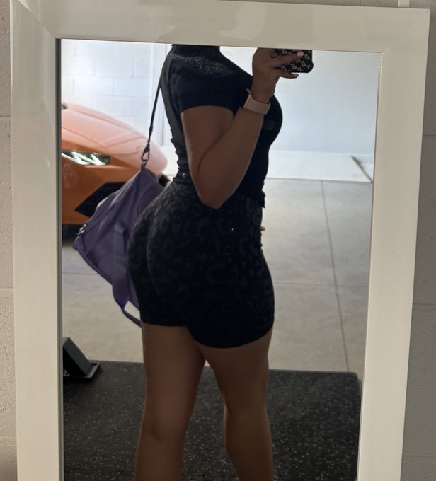 🍑 https://t.co/csNlesYic3