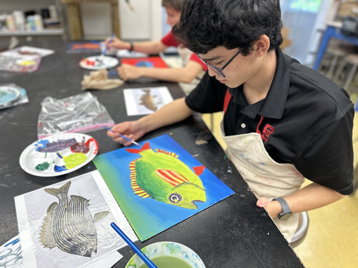 StanislausRocks's tweet image. Mrs. Lawson's 5th period class is enthusiastically adding the final touches to their fish portraits. 🐡🐠🐟