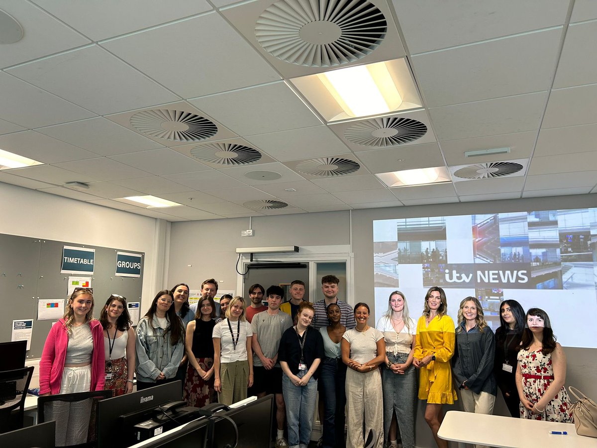 AndreaByrneTV's tweet photo. Pleasure to join the students at @CardiffJomec to deliver a session looking at news and current affairs interviewing. Thanks for all your questions! Good luck with your course. https://t.co/N833EwAw7Z