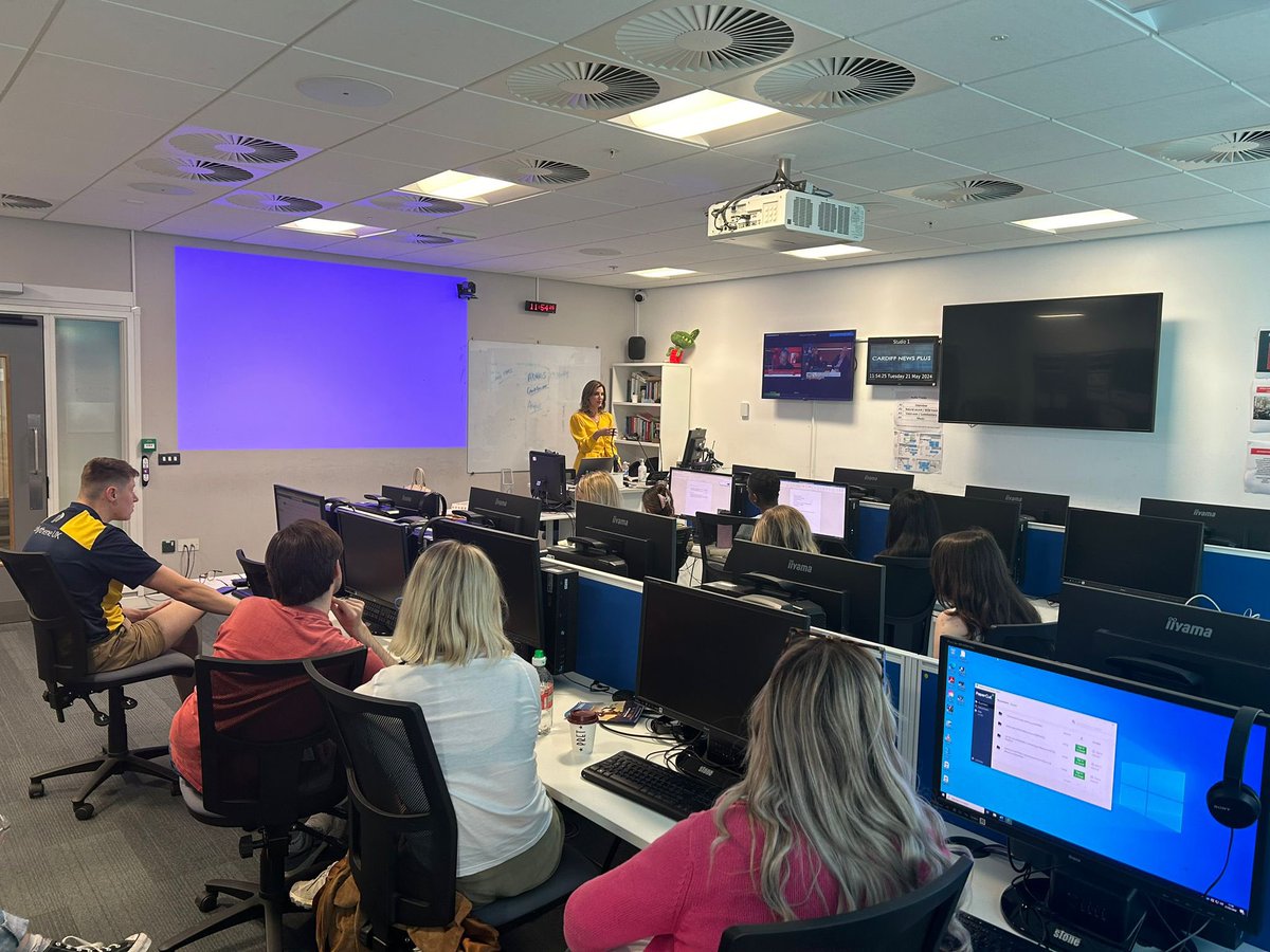 Pleasure to join the students at @CardiffJomec to deliver a session looking at news and current affairs interviewing. Thanks for all your questions! Good luck with your course.