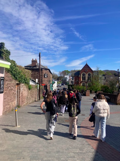 SJC_Geography's tweet photo. #SJCR15 visited Abergavenny to collect data for their #SJCgeography NEA https://t.co/N5HJ9nvCDK