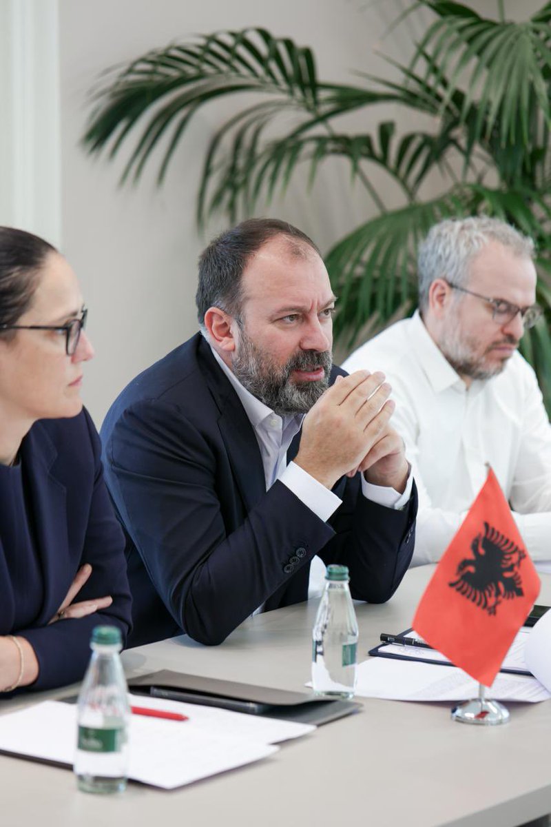 Arbjan's tweet photo. Bashkë me @DelinaIbrahimaj, në një takim shumë të frytshëm me Presidentin e Rajonit Autonom të Friuli-Venecia Giulia, Massimiliano Fedriga. Duam partneritet ekonomik me Italinë dhe bashkëpunojmë në fushën e biznesit. 
#Përqytetarët
#Shqipëria2030 https://t.co/HU66EkhvVg