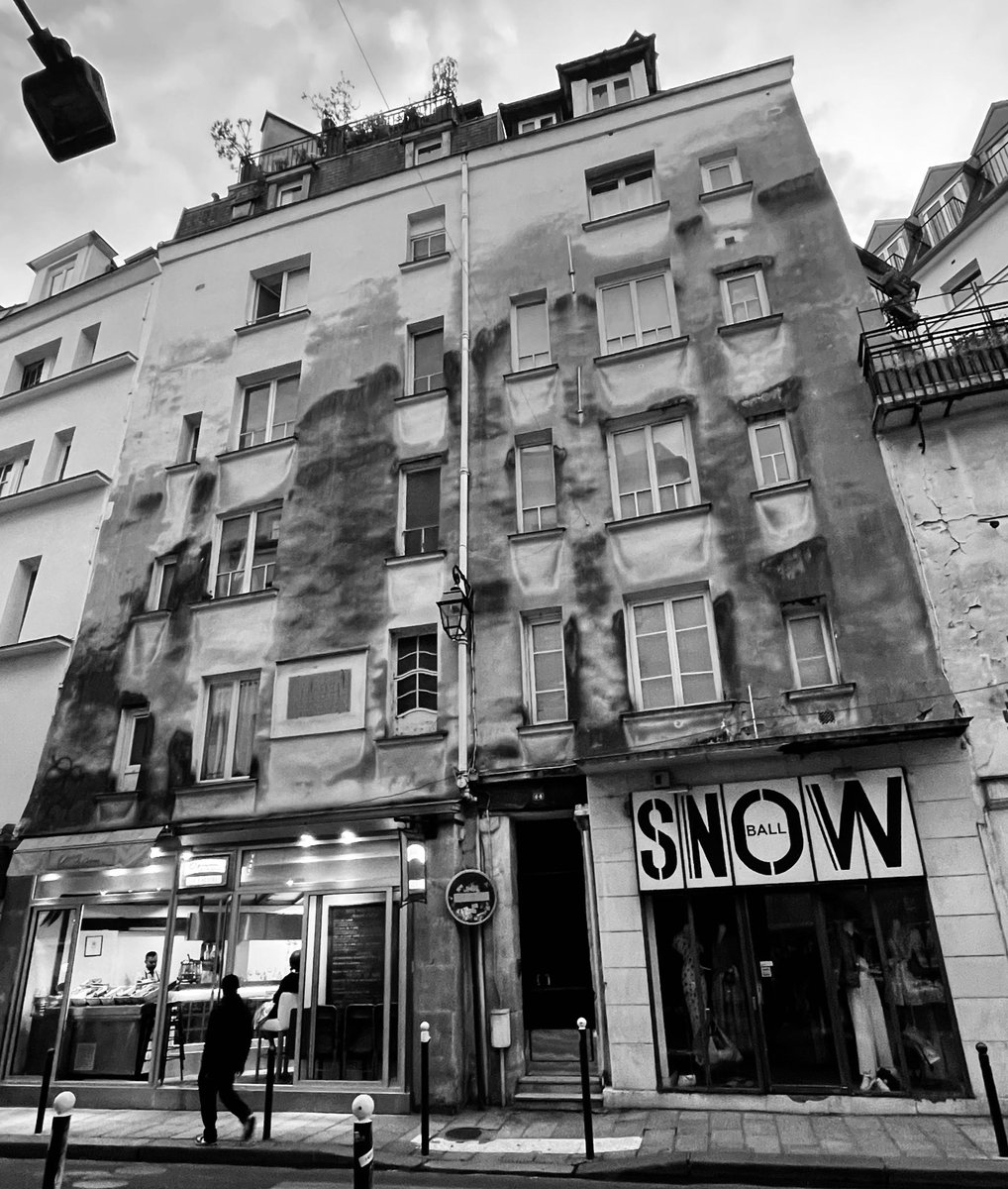 🤩🤩 #whiteandblack #photodujour #paris #parisjetaime #francemagique #streetphotography