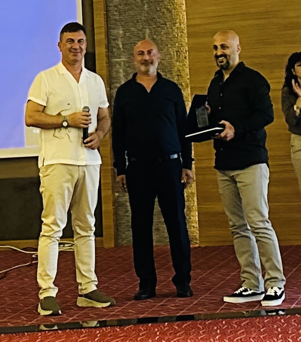 Medisoft_HBYS's tweet photo. Talya Bilişim ve ERS Ailelerinin bir araya geldiği, bol eğlenceli, yemeli-içmeli, denizli-havuzlu, göbek atmalı ve bol kahkahalı bir organizasyonu daha tamamladık.
İyi ki Varsınız…
#medisoft #medisoftyazilim #medisofthbys #medisoftapp #medisofthastane #medipacs #talyabilisim https://t.co/76vyjvtzpV