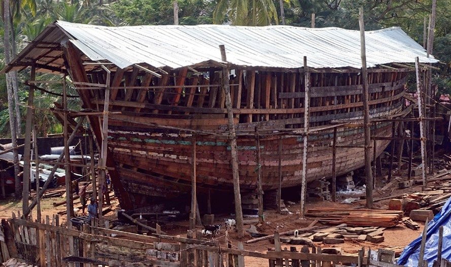 Coastal towns like Mandvi, Cuddalore, Tuticorin Beypore & Mangalore offer a glimpse of how large wooden cargo ships were built in the past. Although adapted to current building standards & requirements, many traditional practices and materials have been retained.