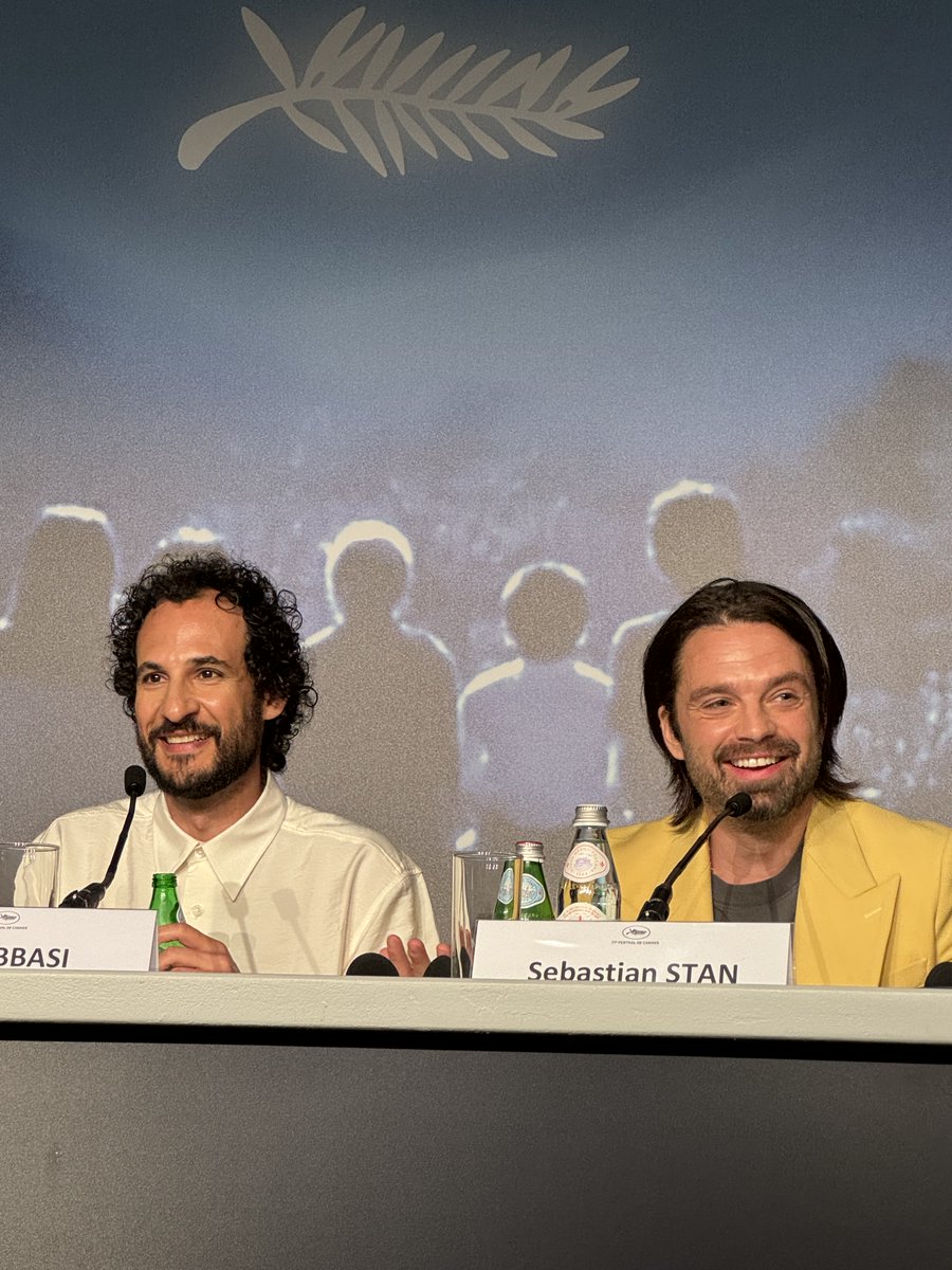 L’équipe du film #TheApprentice s’est prêtée au jeu du photocall avant de se rendre en conférence de presse ! ✨ Le film de #AliAbbasi en #Compétition au @Festival_Cannes 2024 est un biopic qui revient sur l’ascension vers le pouvoir de Donald Trump. #Cannes2024