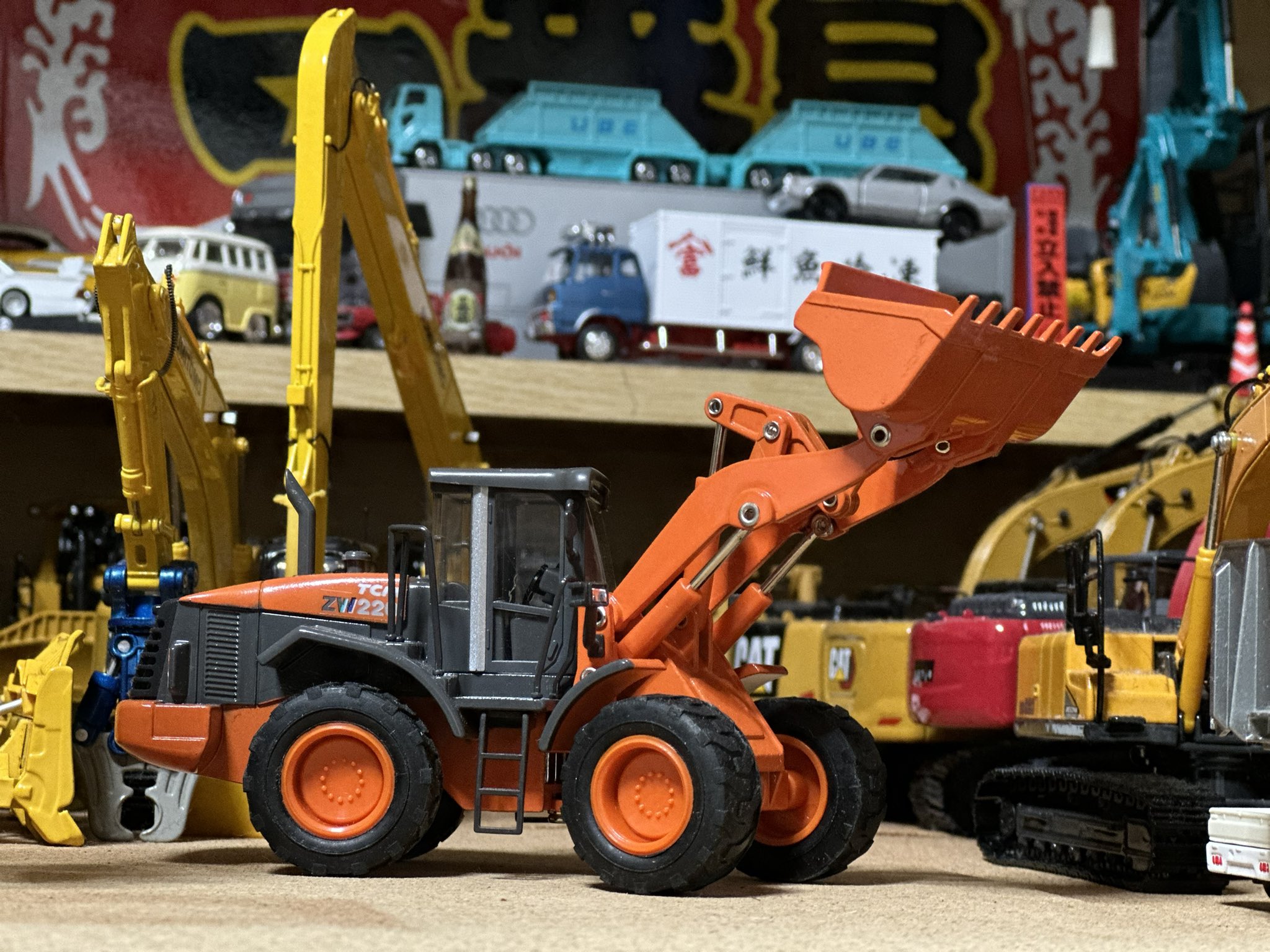 ミニカー TCM ZW220 1/50 Amazon.com: Takara Tomy Tomica ?071 Hitachi Construction
