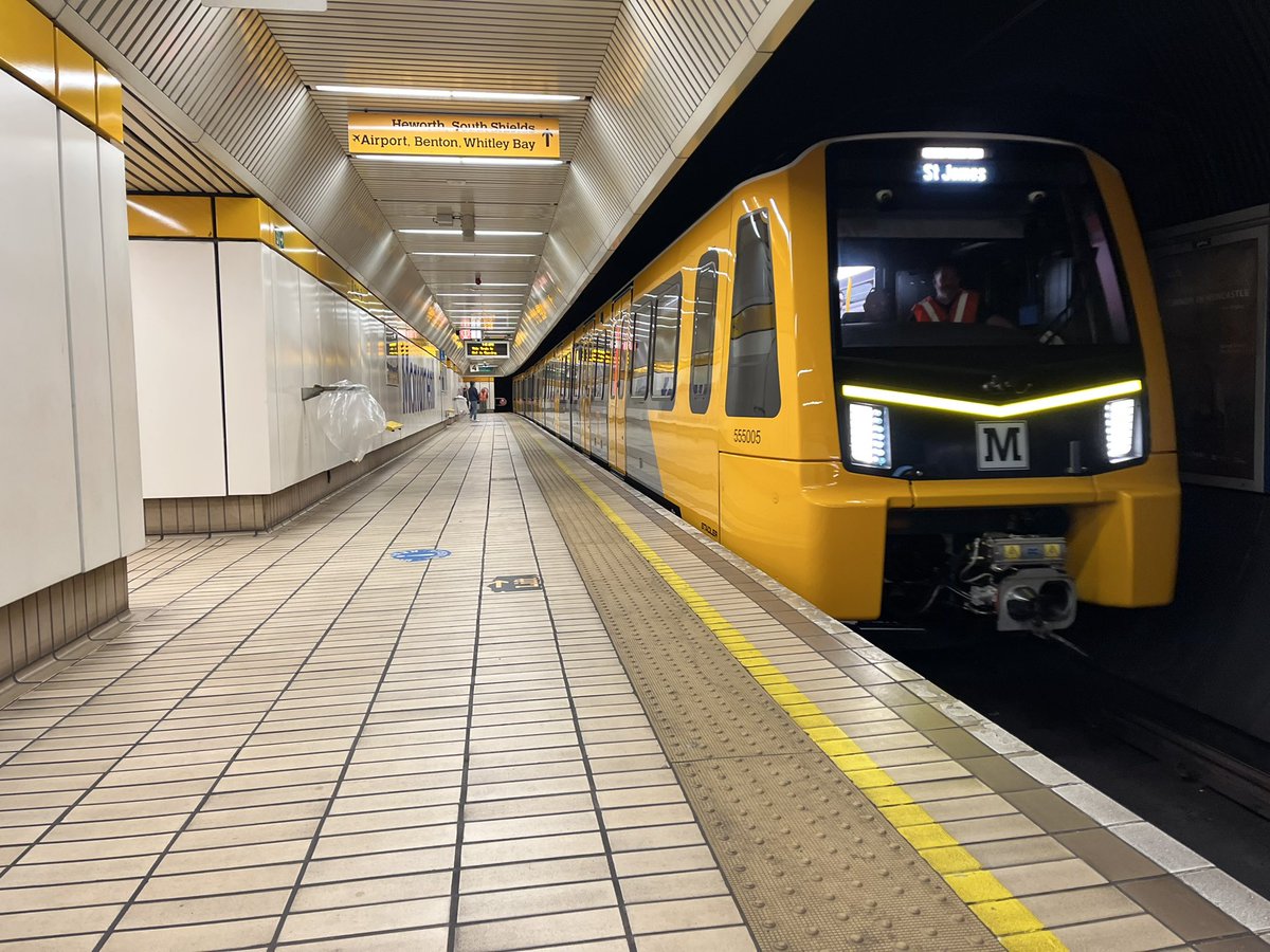 This shiny new thing’s out again, just seen a couple of minutes ago. And with the cab window open one can smell the new train smell from the platform!