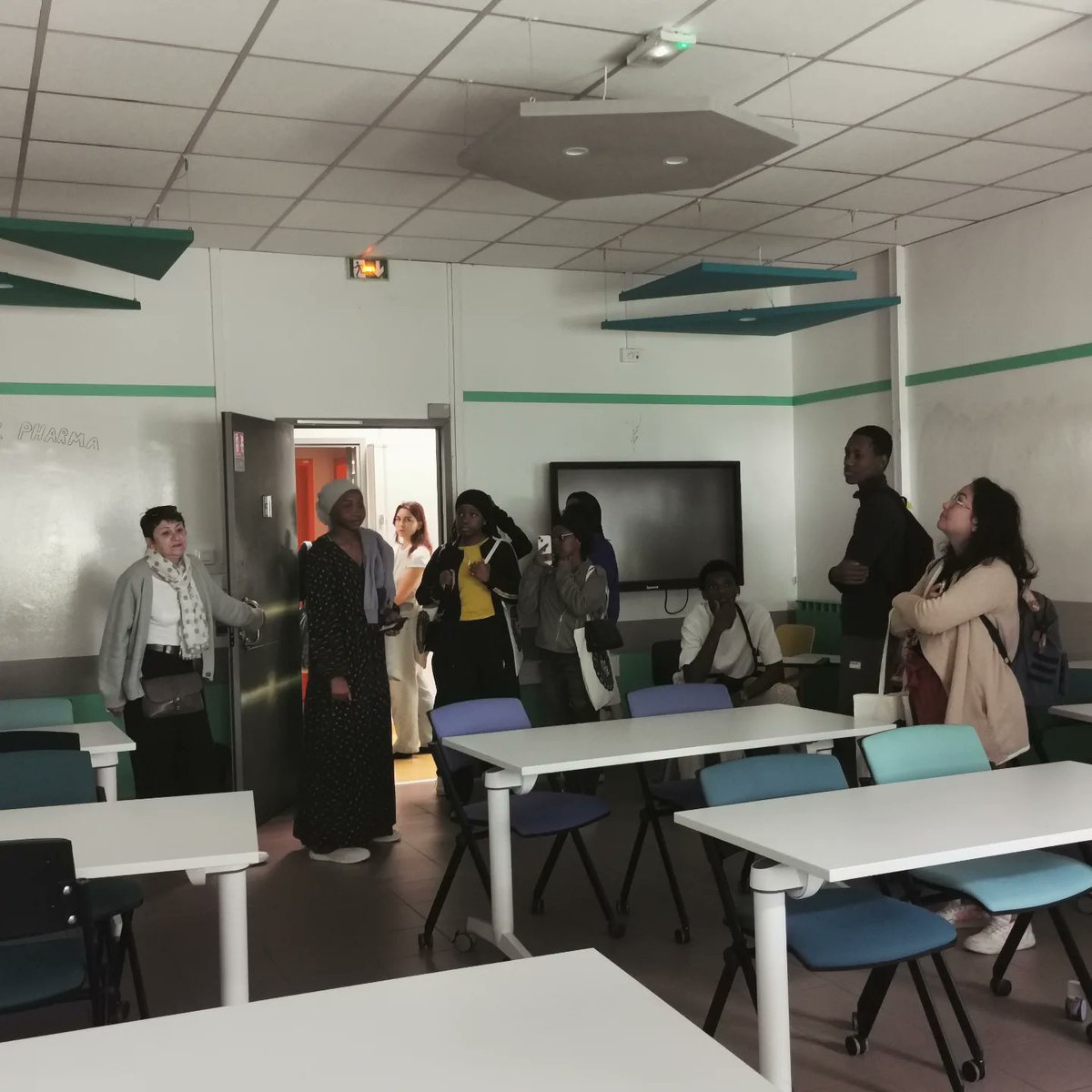 Ce matin, la Faculté de Pharmacie a accueilli 8 lycéens de Mayotte pour leur faire découvrir notre campus, les études de Pharmacie et leurs débouchés. Cette visite a eu lieu dans le cadre du dispositif les Cordées de la réussite organisé par @umontpellier et @univ_mayotte