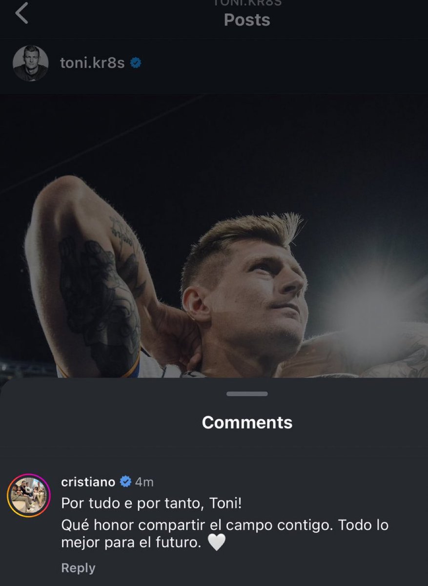 realmilgrauu's tweet photo. O comentário do Cristiano no post do Kroos.

😭😭😭😭😭😭😭😭 https://t.co/R30GZjRtT7