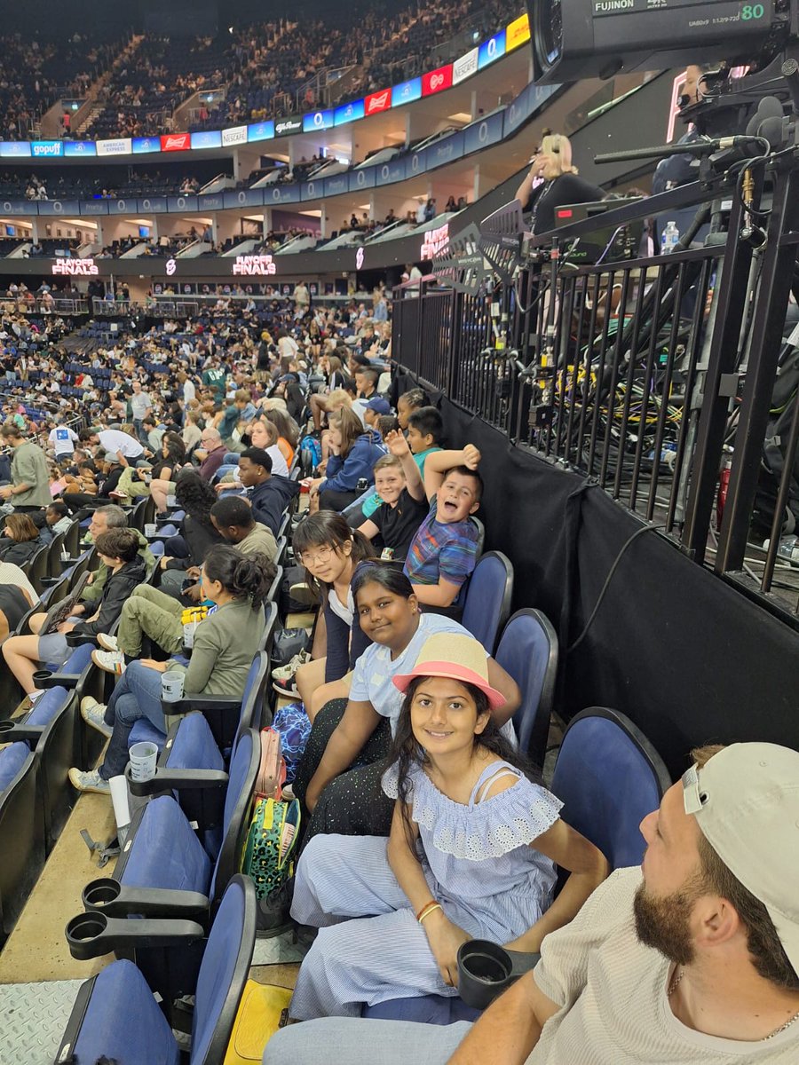 Mr Holland and Mr Holland took Y5 and Y6 to the O2 to see London Lions versus Phoenix-Great match!
The children had a brilliant time😁
#londonlions #O2