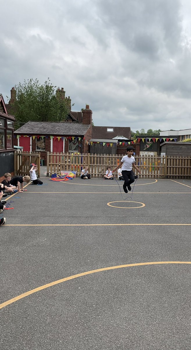 AberfordPrimary's tweet photo. Class 2 have been practicing for their skipping competition! #ks1 #year1 #year2 #pe #skipping https://t.co/unkimOMezA