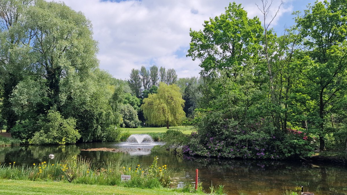 MidlandsGolfer's tweet image. Yesterday @mandy_ambert and I visited @KidderminsterGC for a review ahead of the next issue. Joined by committee members Peter &amp;amp; Frank here - course in good nick especially the greens which were quite outstanding 👏

@islandgreenuk @clubchoice @midlandsgolfuk #Issue99