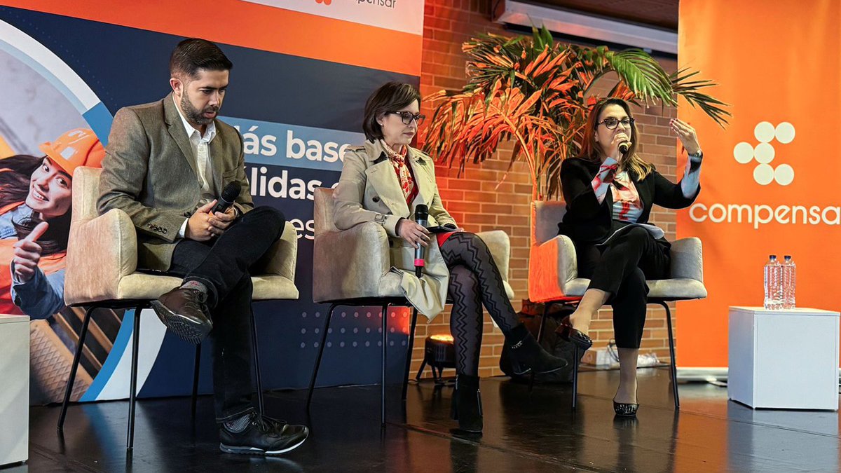 Hoy nuestra secretaria <a href="/vvbernal/">Vanessa Velasco</a> participa de un conversatorio en <a href="/Compensar_info/">Compensar</a> que aborda la sostenibilidad ambiental en la construcción y la vivienda🌿🏠

Desde el sector Hábitat es una oportunidad para reunir esfuerzos, reconocer  y portenciar políticas públicas sostenibles.
