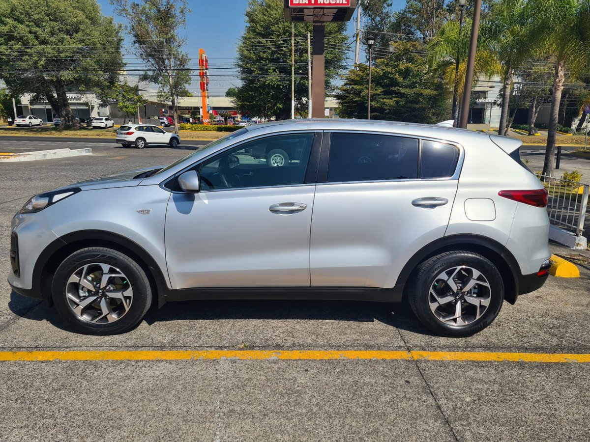 Un paro <a href="/Trafico_ZMG/">TráficoZMGuadalajara</a>: ayer se la robaron.

KIA sportage 2019 color gris placas JRB5520. 
Robada en Farmacia Guadalajara de av. Tepeyac y Prado de los Pinos.
Tel de contacto 3334969331