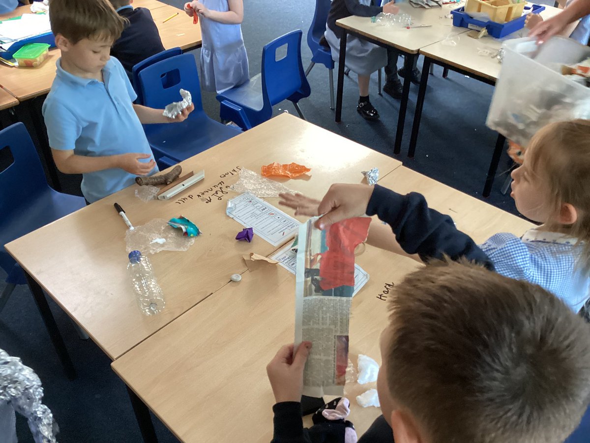 StJosephU's tweet photo. 1KW have been sorting materials based on their properties. #SJUScience https://t.co/S3COKlApWQ