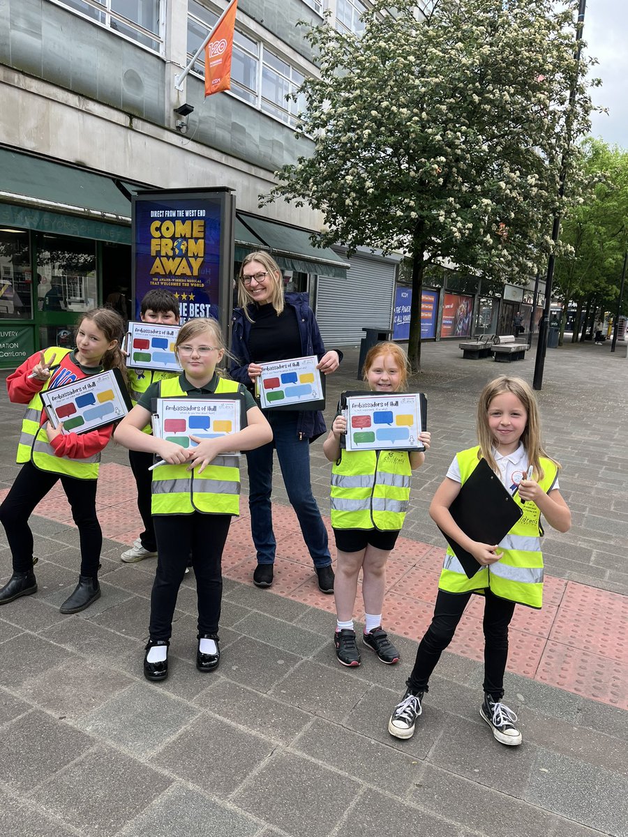 childrensuni's tweet photo. Yr3 pupils from @WansbeckPrimary have been great Ambassadors today!
#AmbassadorsofHull
#Learningcomestolife
#inspirebelieveachieve
#makingdreams
#understandinghullandER https://t.co/dENZgs9qtc