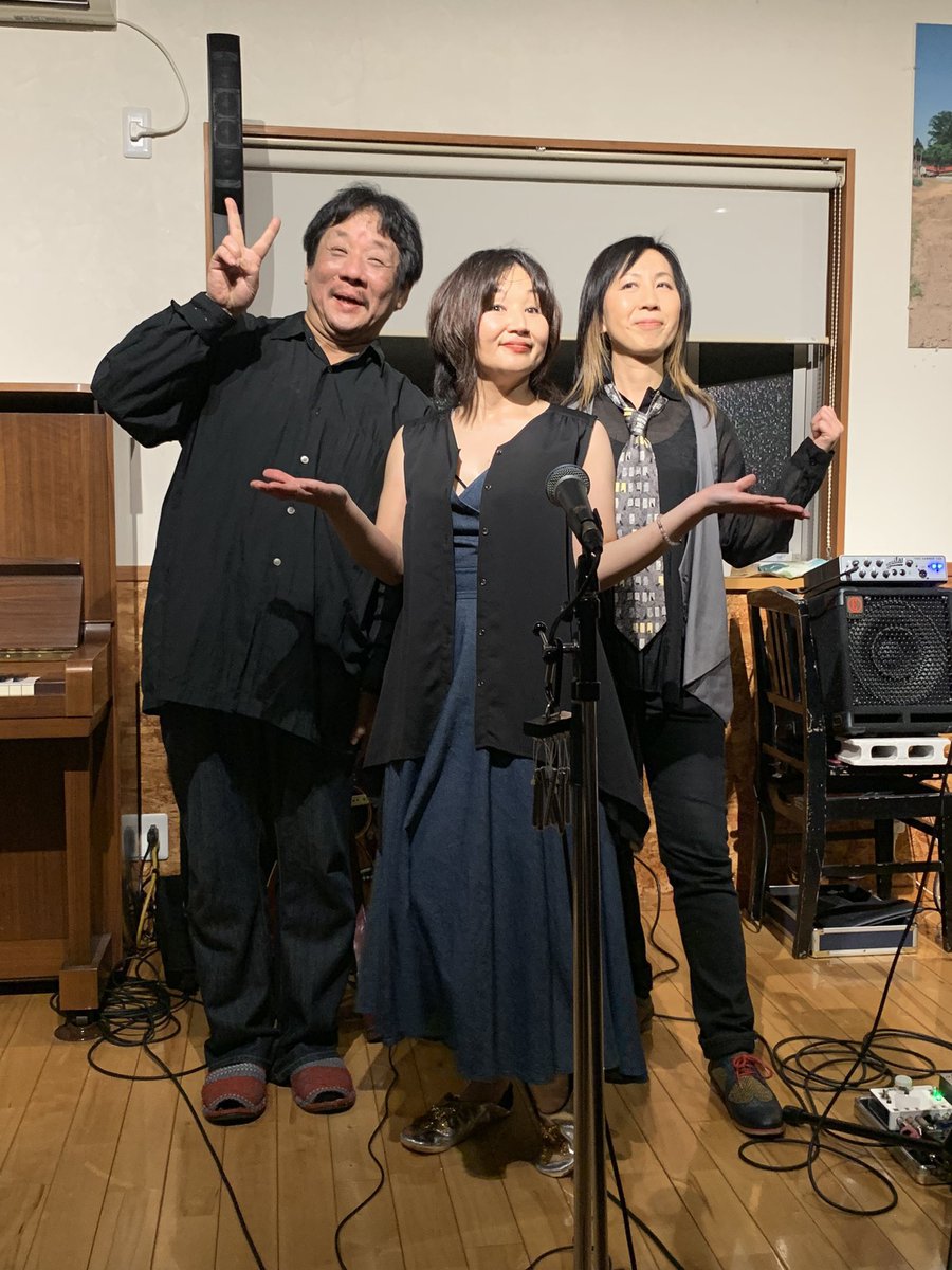 naokoyamada_onB's tweet image. 今週末は関西へ向かいます。名古屋は結成34年のSPEAK、そしてその頃からのバンド先輩のReplica浜崎なおこさん（私は両セクション参加）京都は勝手にSoul sistersと思っている333（トライアド）とのジョイントです。今の我々の等身大の音を届けに行くのだ！DMでもご予約承ります。