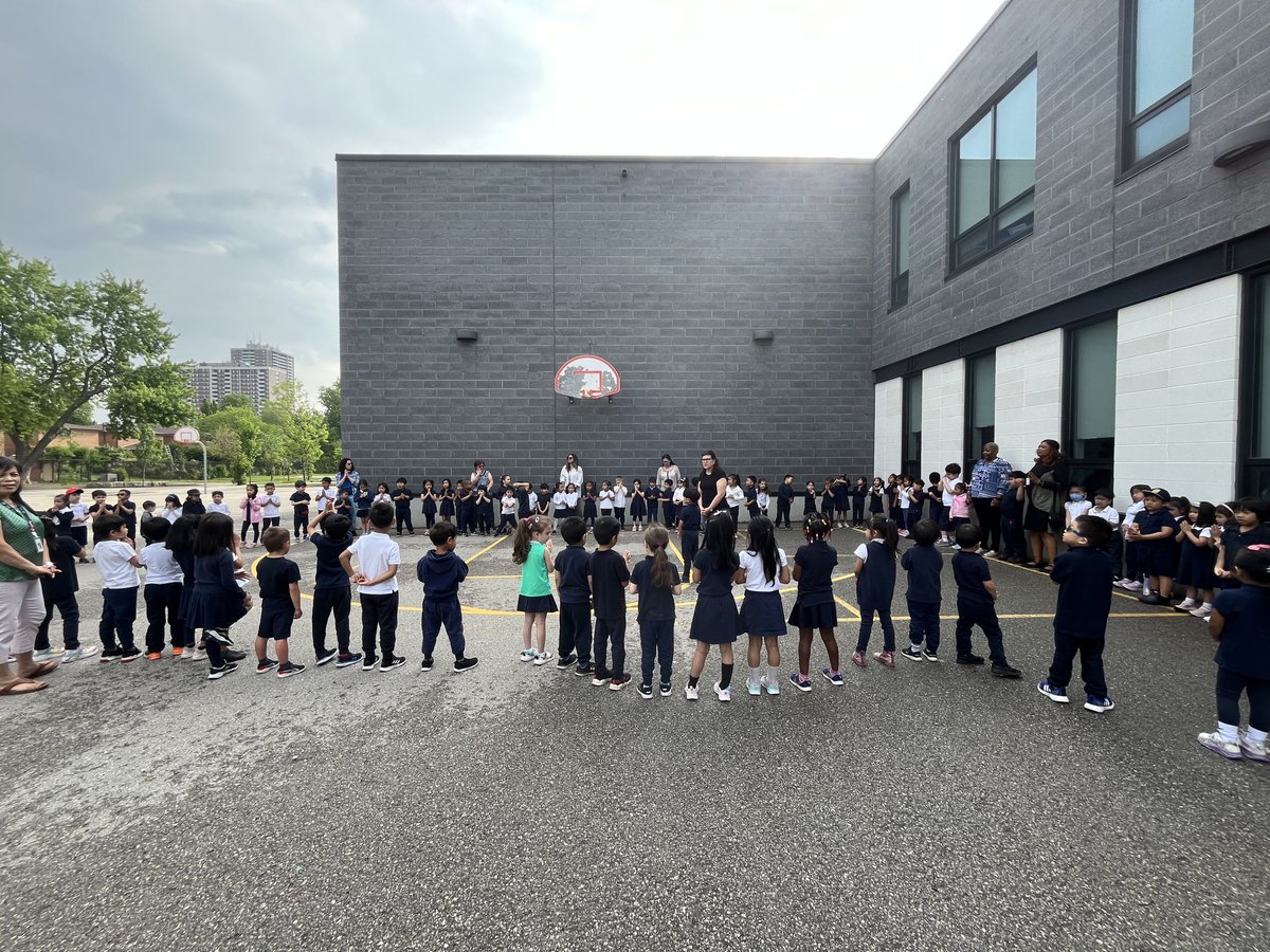 Teresa Gerardi-GARGARO (@gargaroteresa) on Twitter photo This morning the entire Kindergarten classrooms came out to pray for Mother Mary. 🌸🙏<a href="/BottosMichelle/">Michelle Bottos</a> <a href="/GrassaCharlie/">Charlie Grassa</a> <a href="/stpaschal_tcdsb/">St. Paschal Baylon</a> This morning the entire Kindergarten classrooms came out to pray for Mother Mary. 🌸🙏<a href="/BottosMichelle/">Michelle Bottos</a> <a href="/GrassaCharlie/">Charlie Grassa</a> <a href="/stpaschal_tcdsb/">St. Paschal Baylon</a>