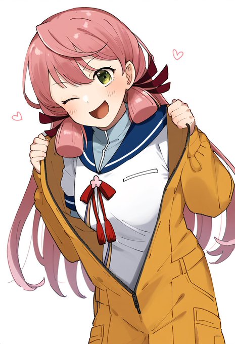 ぶかぶかの彼ツナギを着てみて、はしゃぐ明石です 