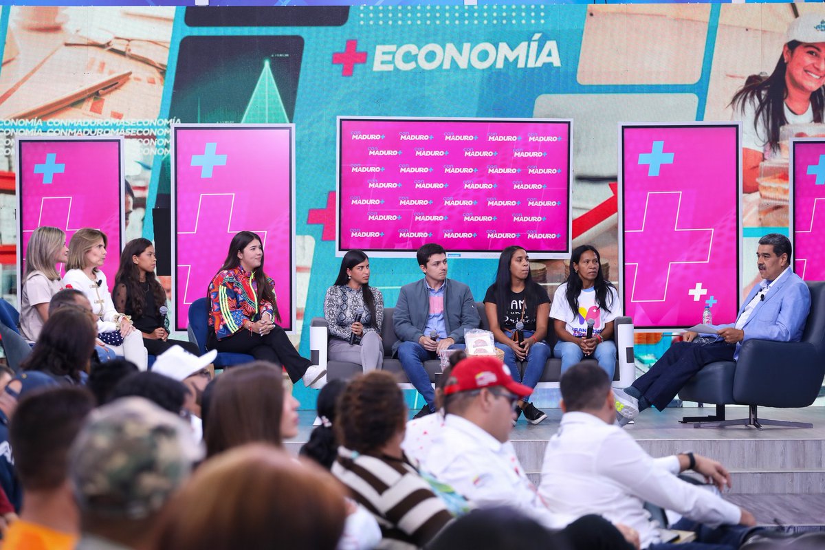 Esto es maravilloso, la juventud se interesa en la tierra y la siembra, ustedes piensan, crean y producen; el emprendimiento los hace independientes. Les doy gracias a las muchachas y los muchachos por creer en la Gran Misión Venezuela Joven. ¡Estamos produciendo de manera