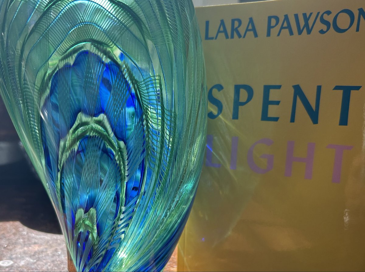 thenextpage22's tweet photo. Started #SpentLight
#LaraPawson
I asked her if she really believed that a wafer and a cup of wine could be the flesh and blood of Christ…
She told me about a conversation she’d had with a priest…Anglicans are content to fire blanks,he’d explained, Catholics use live ammunition. https://t.co/WPrFuH2hsO