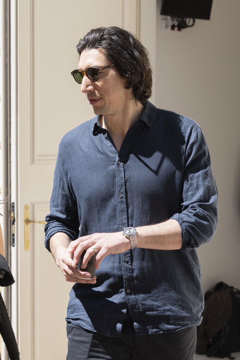 📸[UHD] Adam Driver em saída do photocall de Megalopolis, Cannes 2024