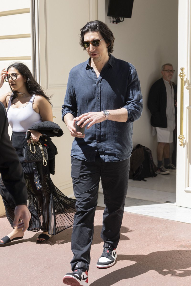 AdamDriverBRA's tweet photo. 📸[UHD] Adam Driver em saída do photocall de Megalopolis, Cannes 2024 https://t.co/HBnmRJQaiY
