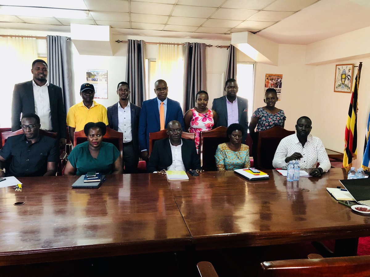 The Minister of state for youth and children affairs, Hon. @BalaamAteenyiDr and the technical team of the ministry of gender met the National youth council @NYCofUganda leaders led by their chairperson @Jacobeyeru Hon. Balaam encouraged them to be transparent leaders.