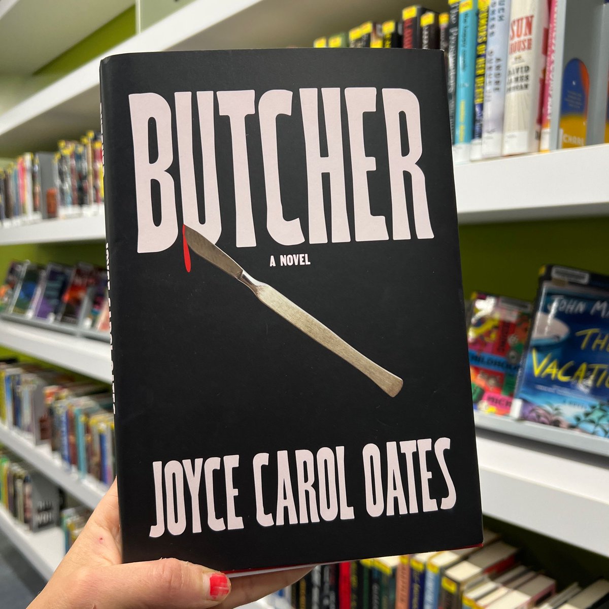 Happy pub day to AViD author Joyce Carol Oates! Check out her new book Butcher, and make plans to meet this legendary author on Thursday, May 30 at Central Library. dmpl.org/joyce-carol-oa…