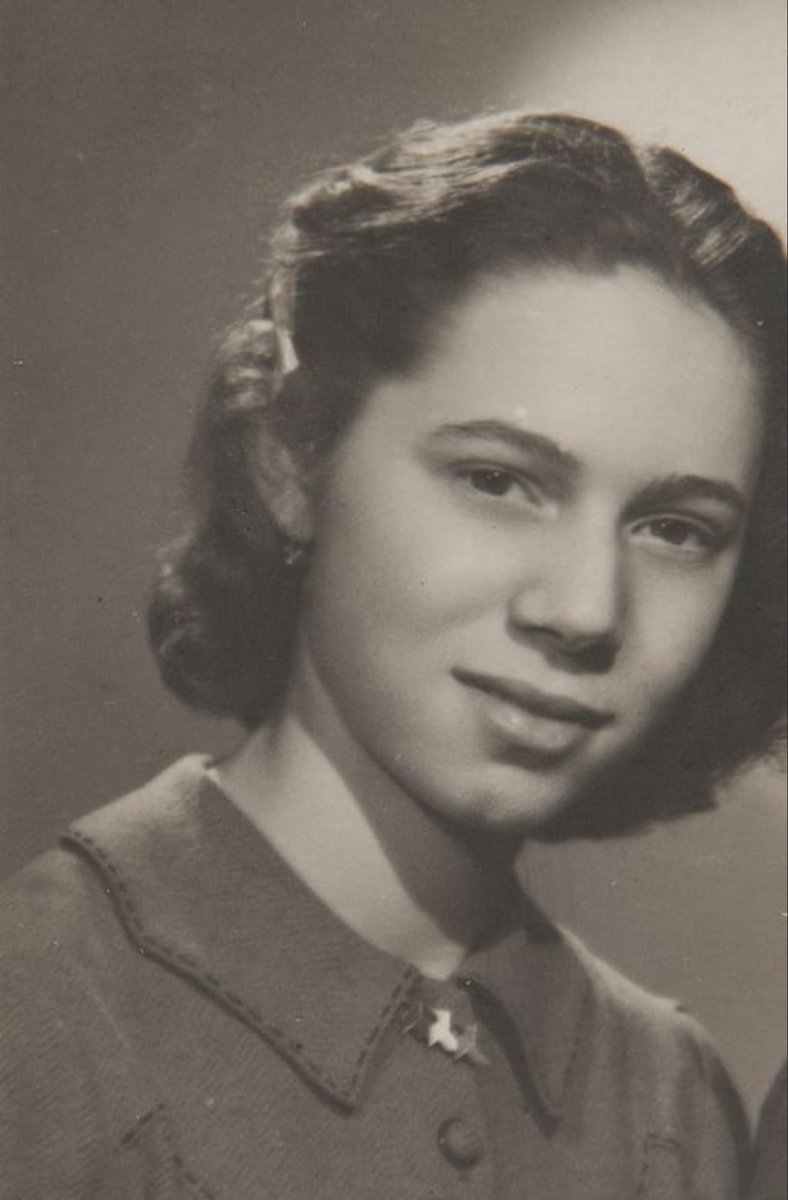 21 maja 1927 | W Paryżu urodziła się francuska Żydówka Jeannine Outchitel.

Została deportowana do #Auschwitz z #Drancy 21 września 1942 roku. Nie przeżyła.