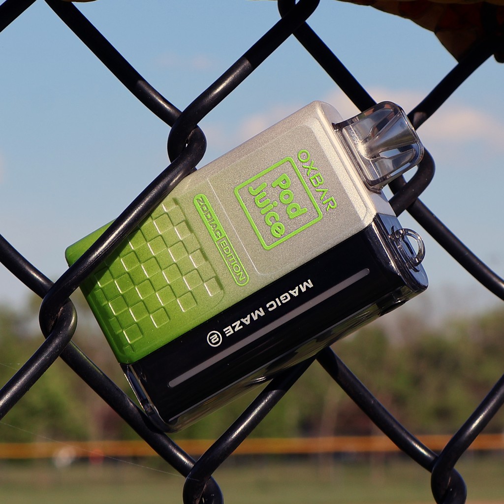 VersedVaper's tweet image. Oxbar X Pod Juice Magic Maze 2 Review is available now. 
versedvaper.com/oxbar-x-pod-ju…
#disposablevape #disposableecig #disposables #vapepics #vapeforwellness #magicmaze2 #oxbar #podjuice
