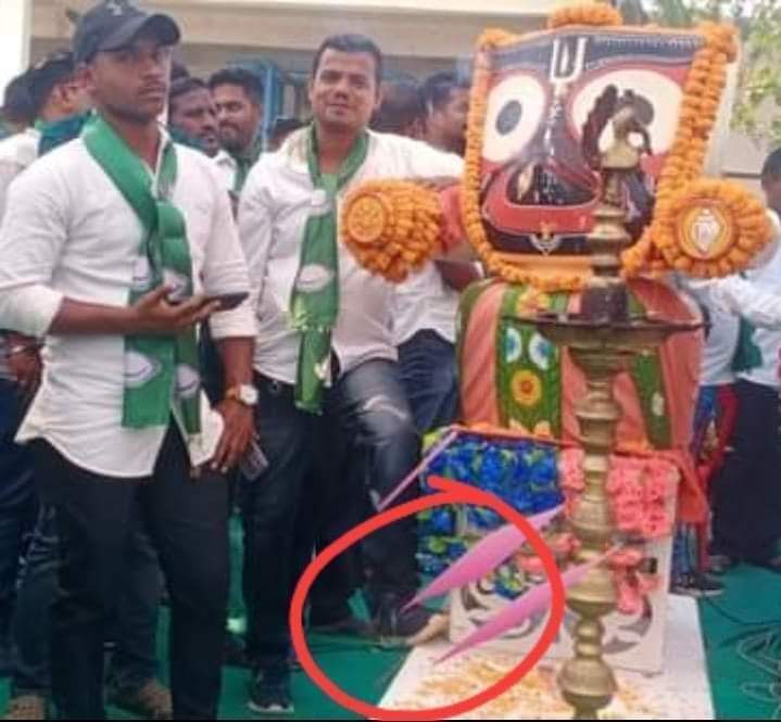 NSingh1506's tweet photo. when the key toTo Mahaprabhu's gem has not been found for 6 years? Is BJD's involvement behind the loss of the key to the treasure? #ReturnTheKeyPandian https://t.co/Ns5wBMfi40