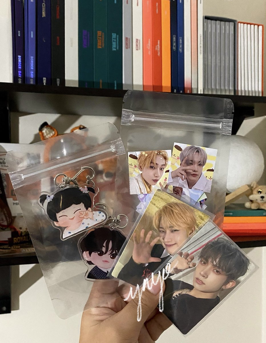 heesun / spicyz giveaway 🤍

(1) winner of
       • heeseung and sunoo horanghae pc
       • (2) sunoo keyrings
       • heesun stickers

— mbf, rt, and like.
— reply any heesun picture! unli entries.
— free pf and sf, for PH engenes only!

ends on May 25, 12 nn! 🗓️