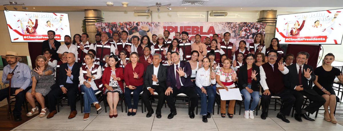 JoseTomeCabrera's tweet photo. ¡Excelente mañana! Vamos por el día 52.

¡Puebla ya decidió! #ArmentaGobernador 

Fundadores de @MorenaSi_Puebla presentes y convencidos de que @armentapuebla_ representa el Humanismo Mexicano para continuar con el bienestar social de la 4T. https://t.co/uXoD8fmcka