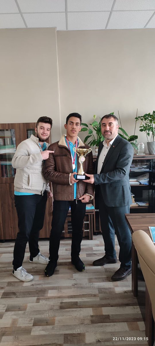 MUHAMMED MEHMEDOĞLU 11-A SINIFI OKUL SPORLARI KARATE DALINDA İSTANBUL İL 2.Sİ OLMUŞTUR.