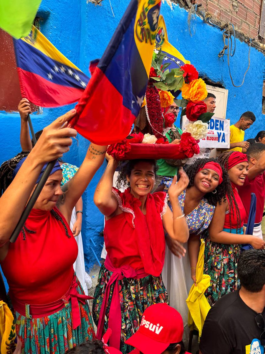 En el Día Mundial de la Diversidad Cultural #VenezuelaSeCrece celebrando la resolución de Identidad, Preservando y Amando la Riqueza de los Valores culturales, como herramientas para la Paz e Inclusión en la construcción de nuestra Patria Socialista 🇻🇪 #ContraElTíterePatriaUnida