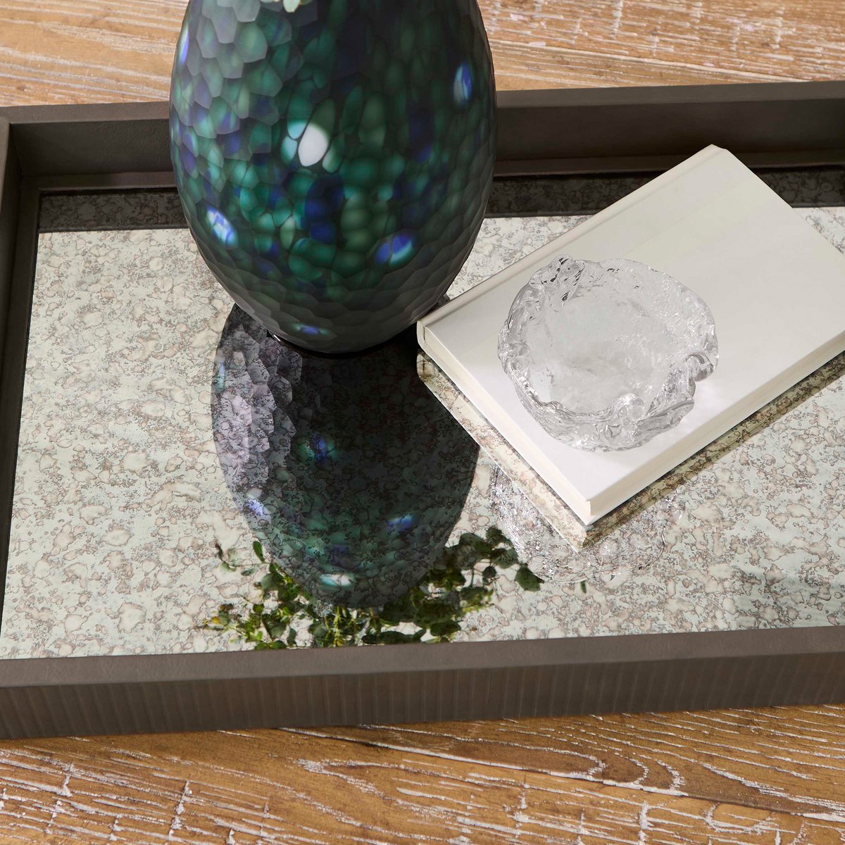 CyanDesignHome's tweet image. A luxurious trio of timeless mastery featuring aquatic shades, smoke grey leather, and intricate cast glass texture. 🌊✨

#cyandesign #cyanspring24 #designoutloud