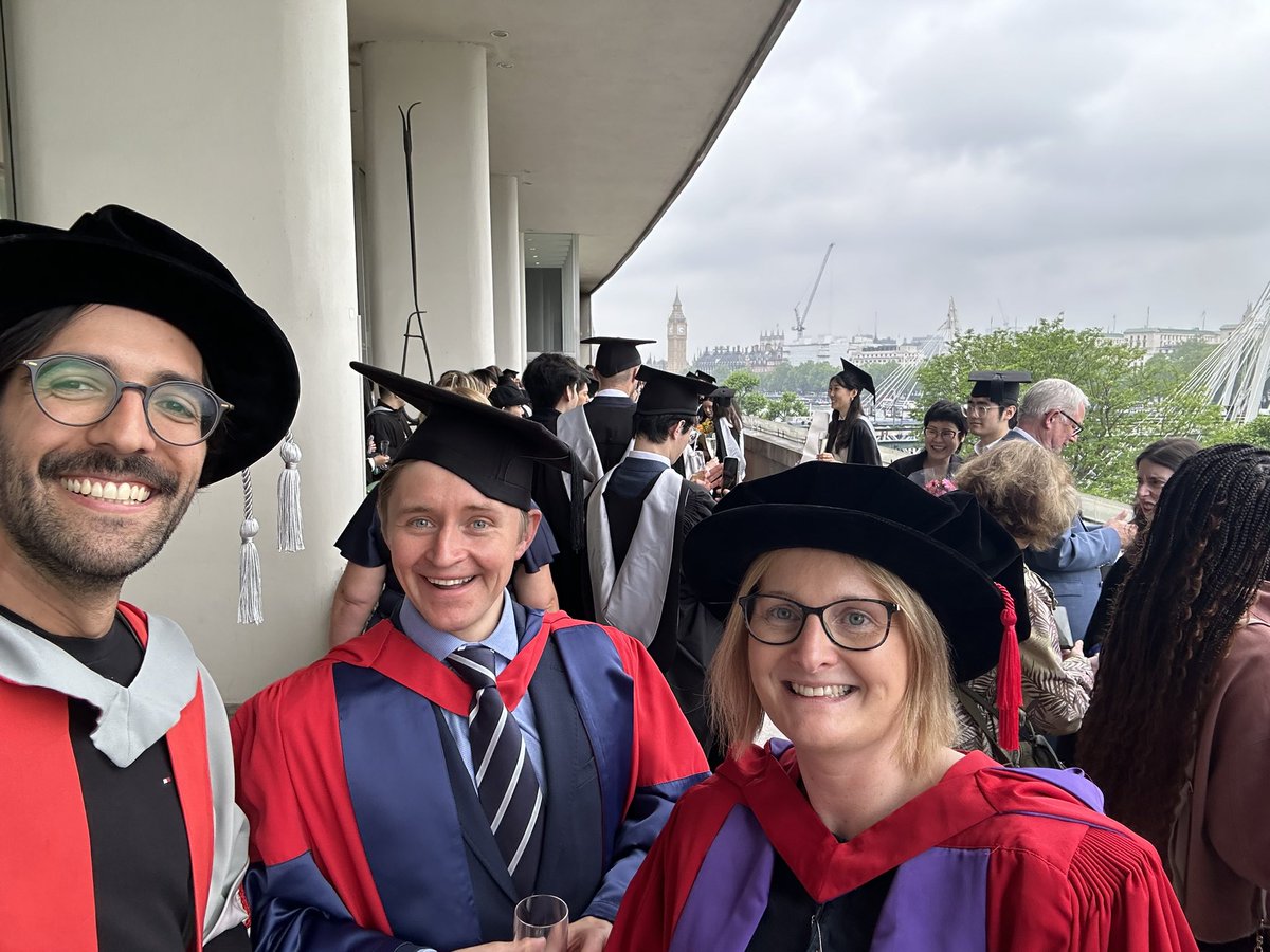 Congratulations to all our students who graduated @UCL_BSSC today! It’s been a lovely afternoon and good to see so many new Masters and Doctors enjoying themselves surrounded by friends, family, and colleagues #london @TheBartlettUCL @ucl #graduation #Sustainable #construction