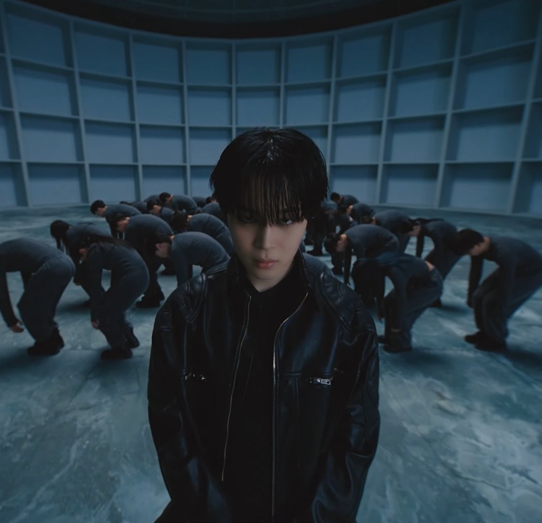 thejiminsgf's tweet photo. u not scaring anyone bro https://t.co/B94E3zpj36