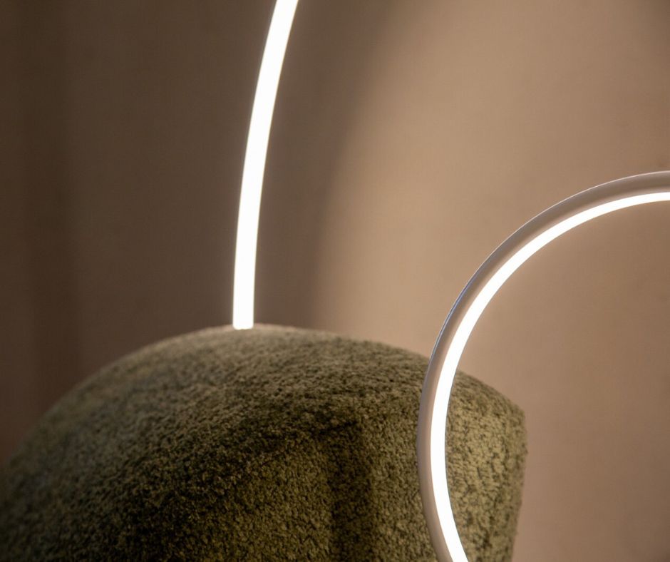 egolucesrl's tweet image. Lancia Tonda, a #floorlamp with diffused light, provides continuous and uniform light for maximum visual comfort. Available with #LEDcircuits in various color temperatures, its simple and essential #design matches any environment.

#Egoluce #lightingdesign #InteriorLighting