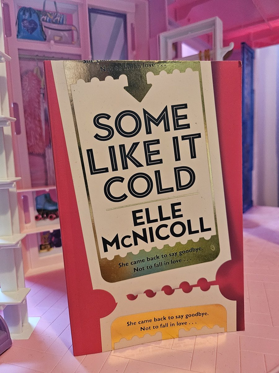 YA Romance giveaway: Some Like It Cold!! if you would like a proof of my young adult debut (out October 3rd--ages!!) then like, RT and comment below. extra love if there is a gif from your favourite love story!! Will pick a winner tomorrow (Wednesday) at 4pm! UK only for now!